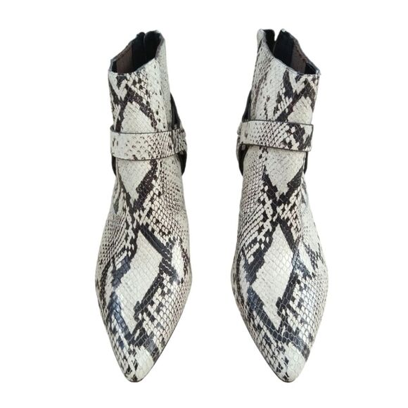NWOT Vince Camuto Merrie snake Print Ankle Bootie - Picture 4 of 11